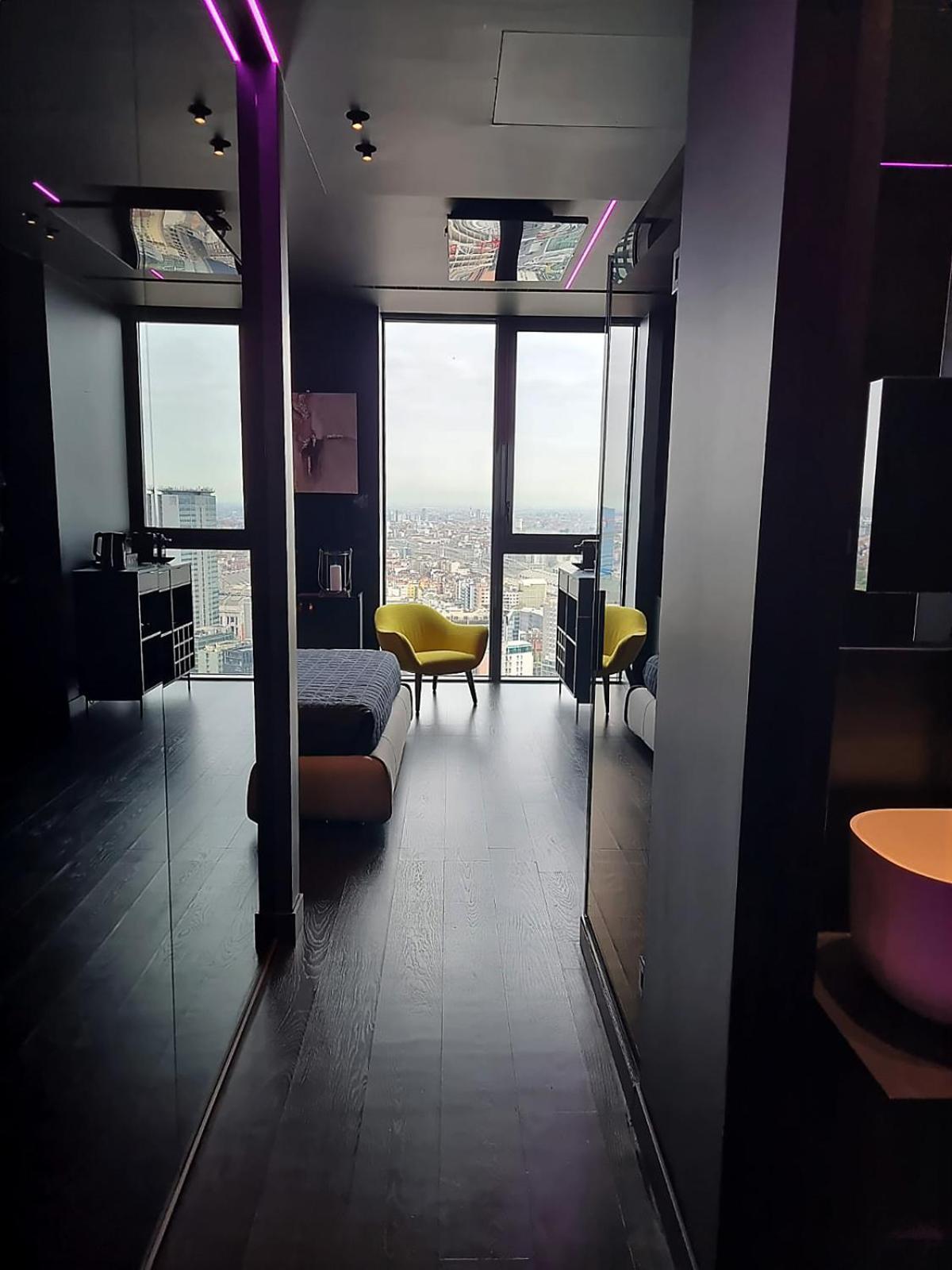 Skyline Solaria Milano Hotel Exterior photo