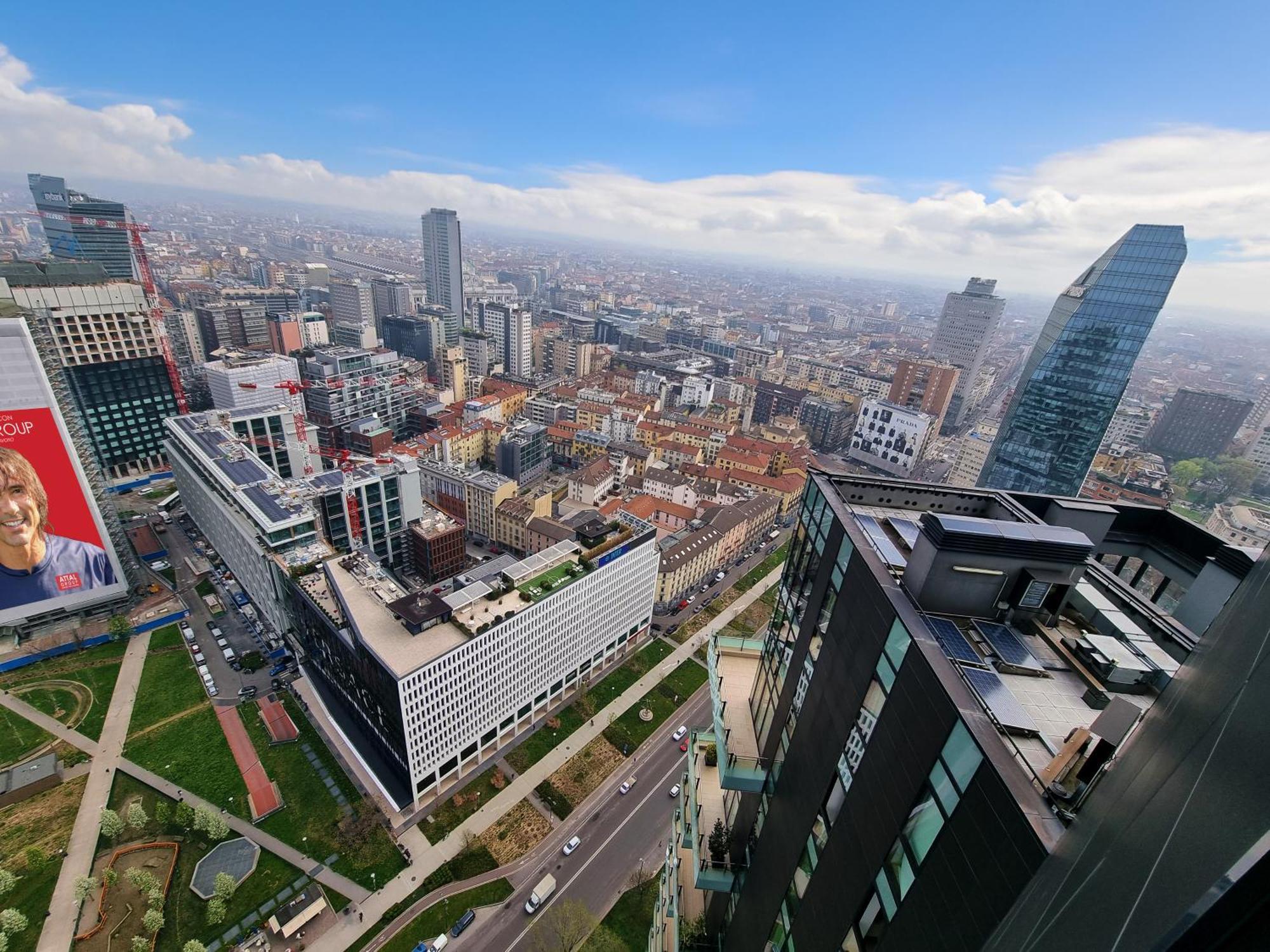 Skyline Solaria Milano Hotel Exterior photo